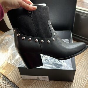 🆕 in Box COACH Pauline Leather Booties 🖤